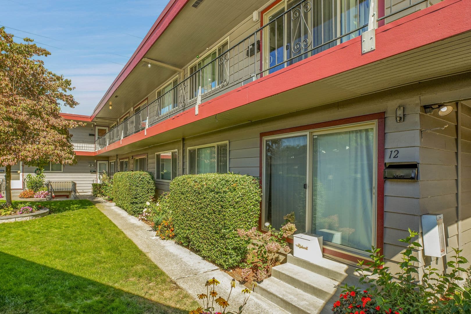 Portland Apartment: 2909 N Willamette Blvd #3