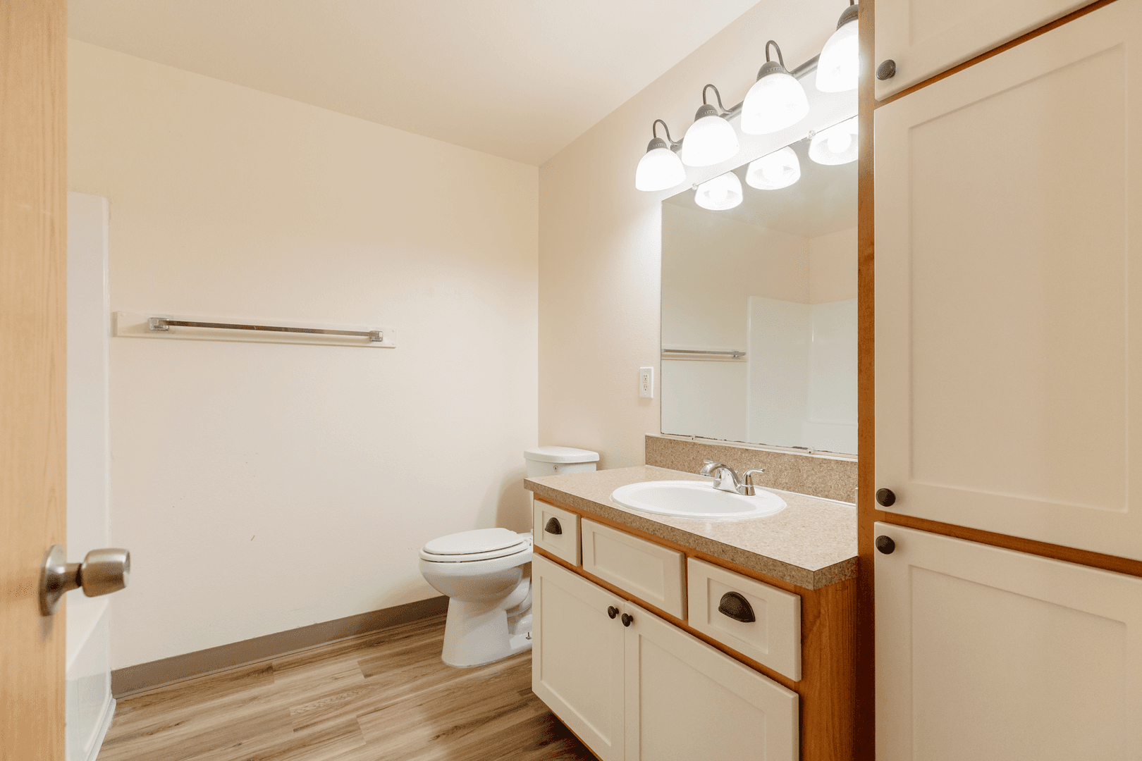 NEWBERG Apartment: 901 PECAN CT