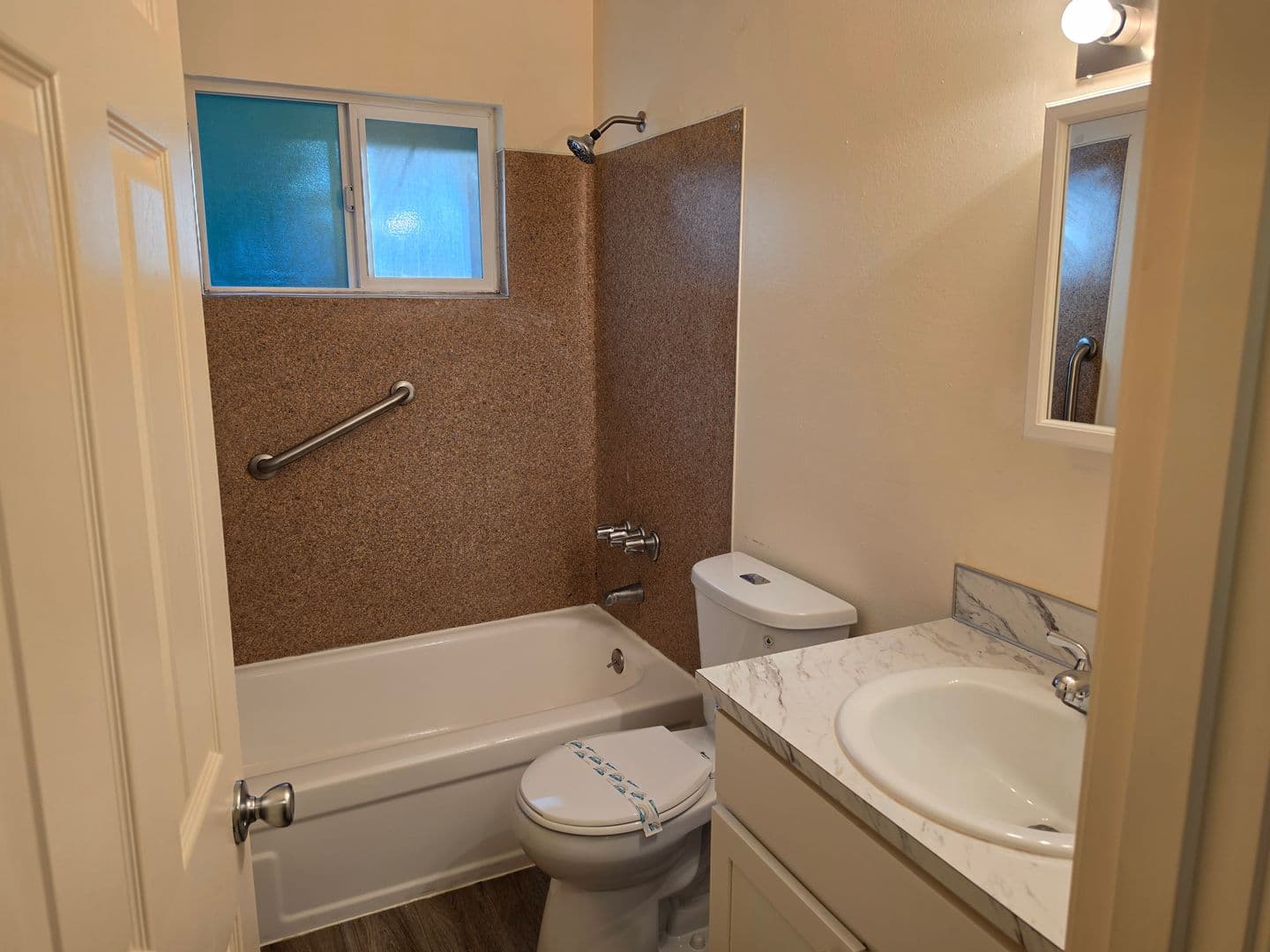 SHERWOOD Apartment: 21985 SW SHERWOOD BLVD