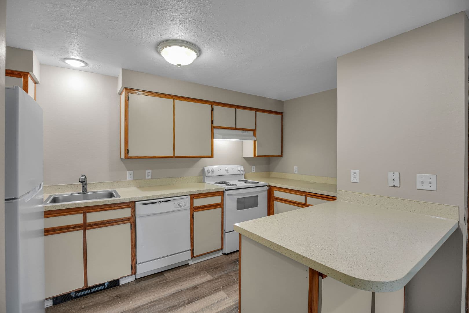 SALEM Apartment: 3872-3886 LIBERTY RD S