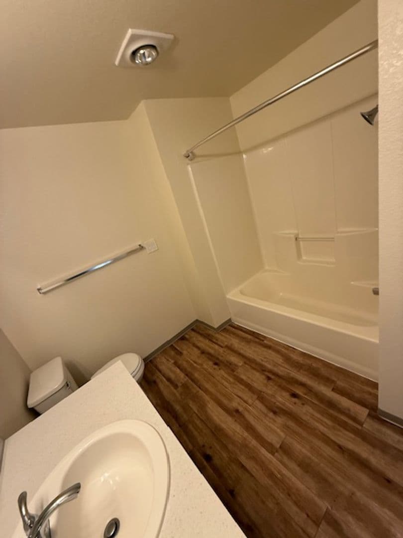 SALEM Apartment: 4665 CAMPBELL DR SE