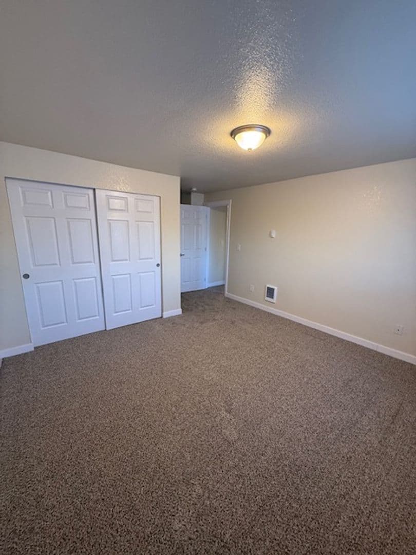 SALEM Apartment: 4665 CAMPBELL DR SE