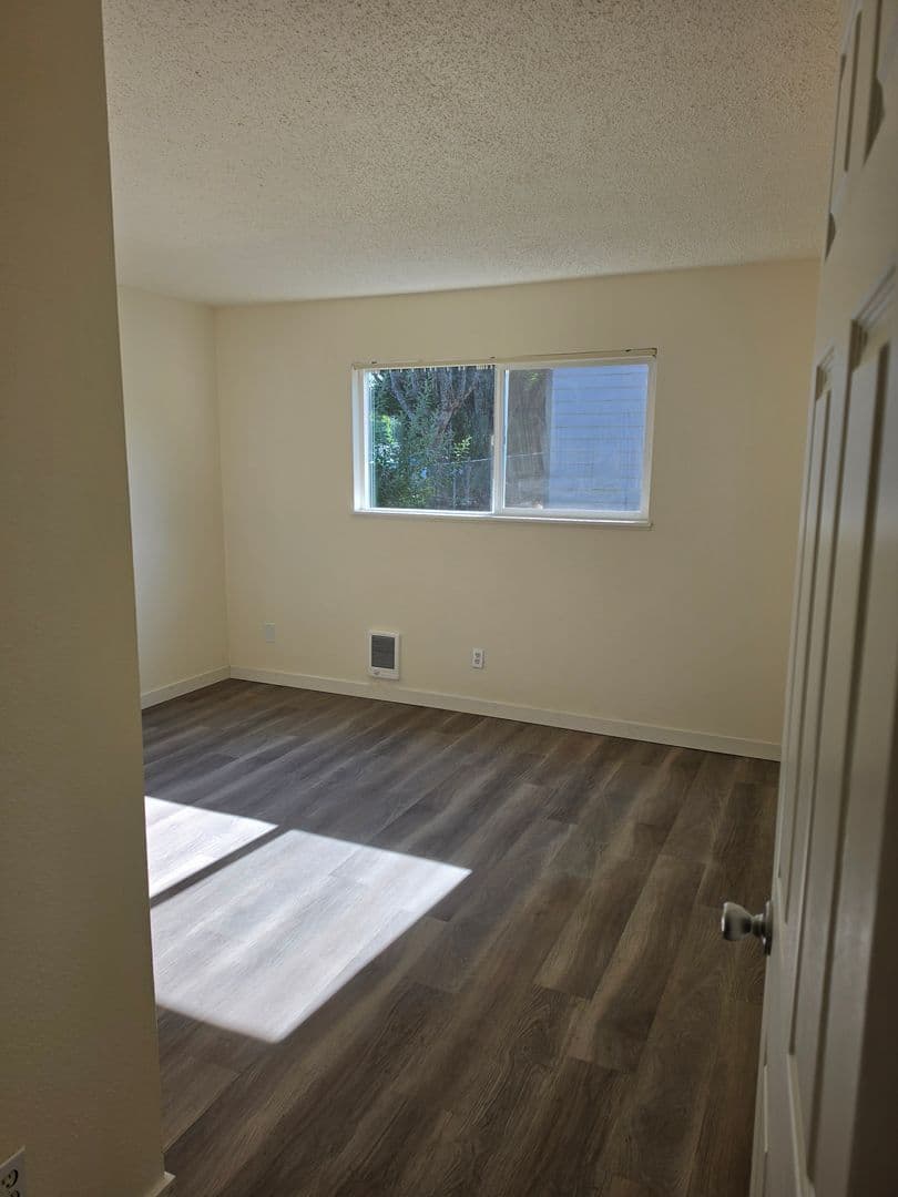SHERWOOD Apartment: 21985 SW SHERWOOD BLVD