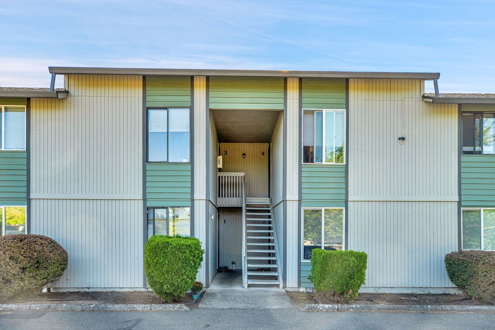 VANCOUVER Apartment: 5700-5706 NE 34TH STREET