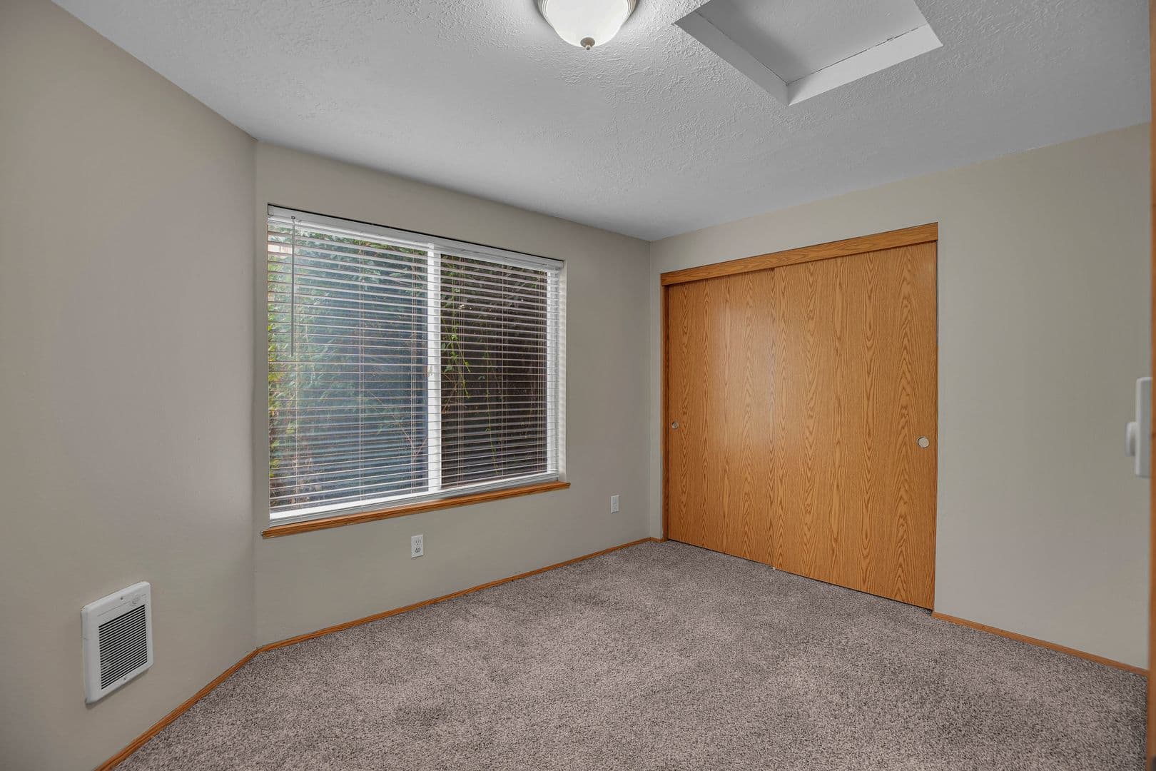 SALEM Apartment: 3872-3886 LIBERTY RD S