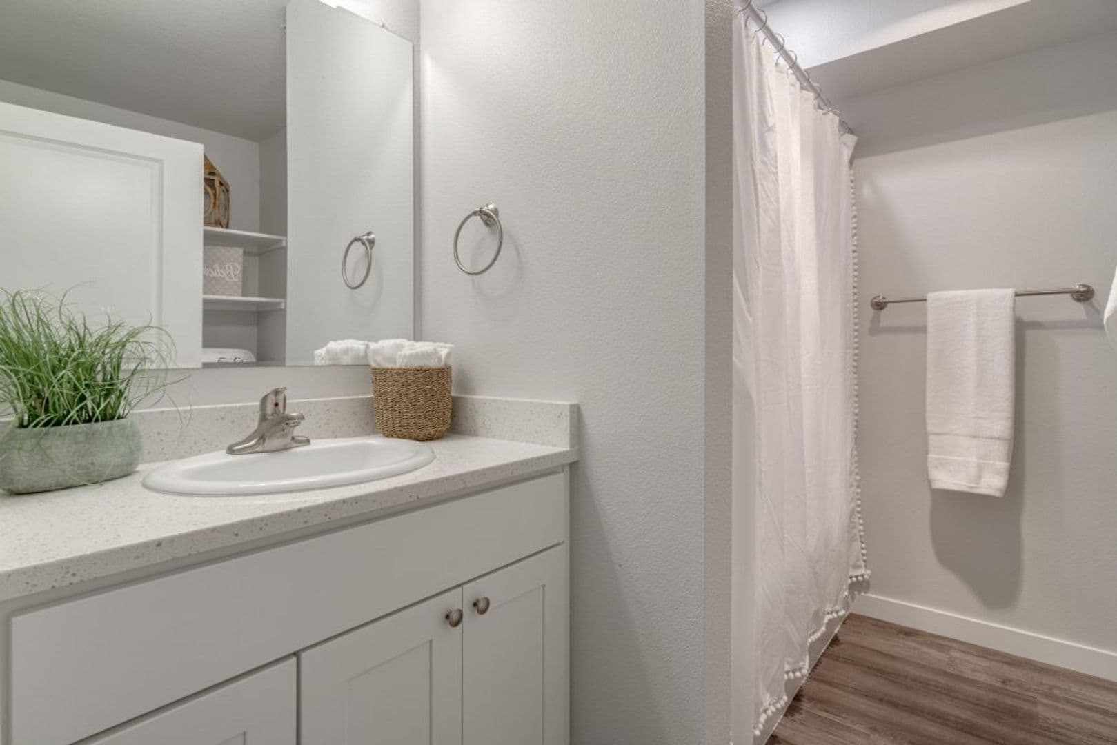 SALEM Apartment: RIVER BEND RD NW