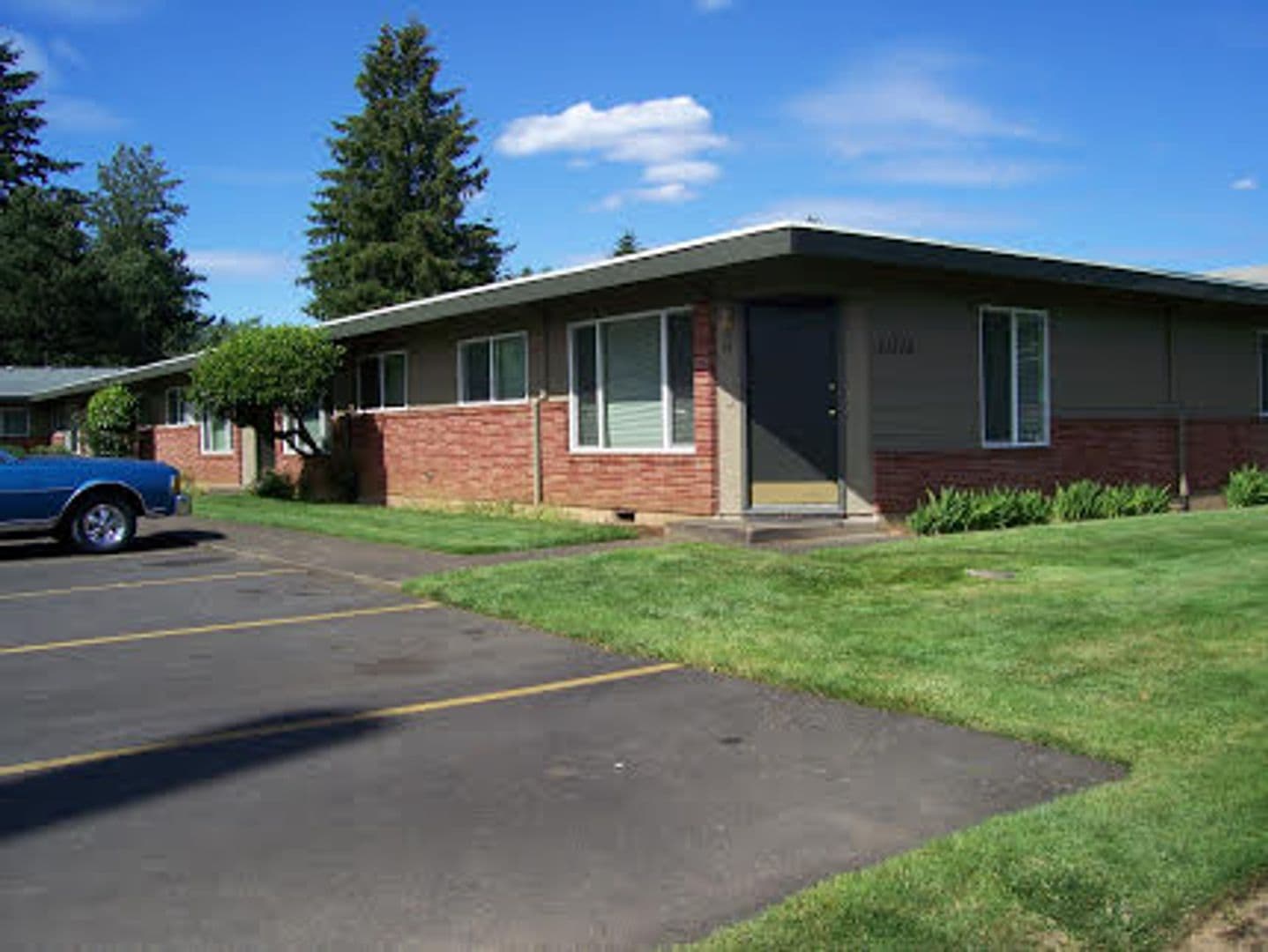 PORTLAND Apartment: 11115 SE HOLGATE BLVD