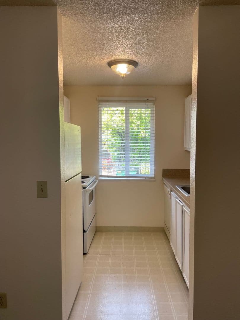 BEAVERTON Apartment: 7851 SW HALL BLVD #27