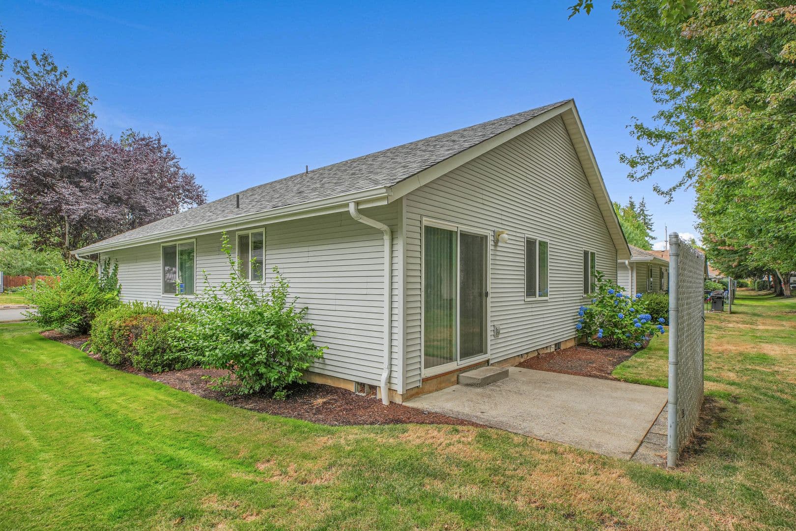 SALEM Townhome: 1194 BARNES ROAD, SE