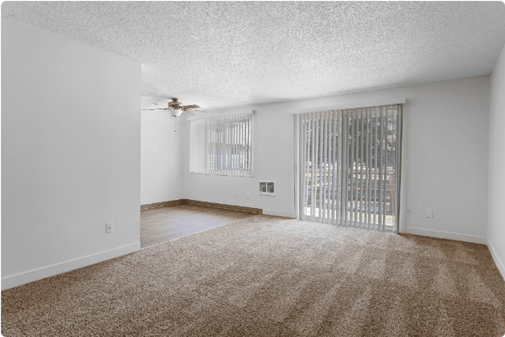 GRESHAM Apartment: 755 SE HOGAN RD
