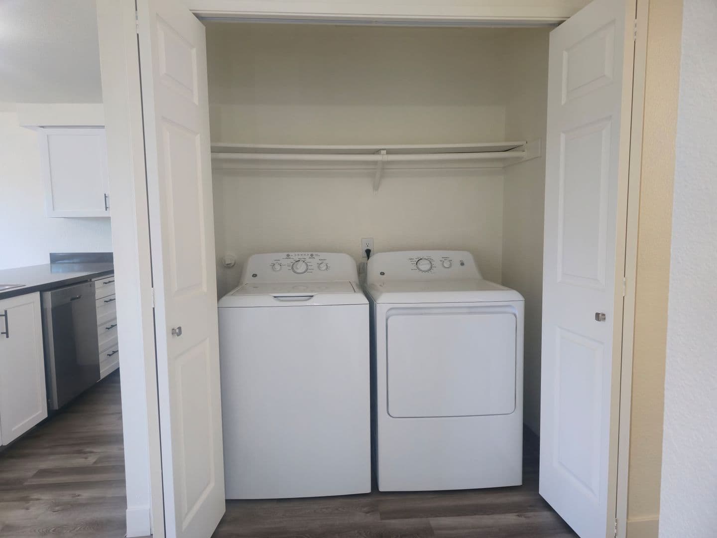 SALEM Apartment: 1304-1330 WALLACE RD. NW