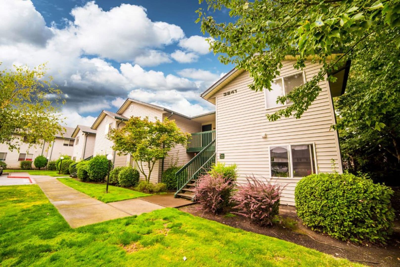 SALEM Apartment: 3211-3342 AUTUMN CHASE NE