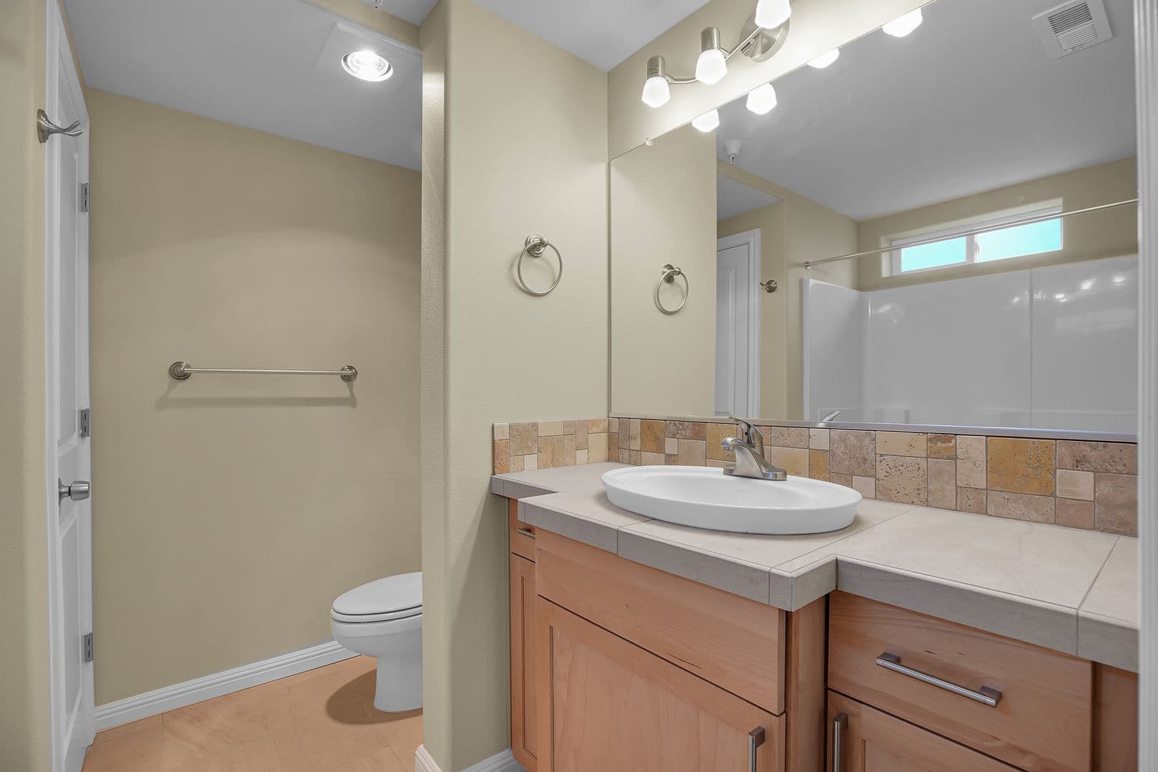 PORTLAND Apartment: 10038 SE DIVISION STREET