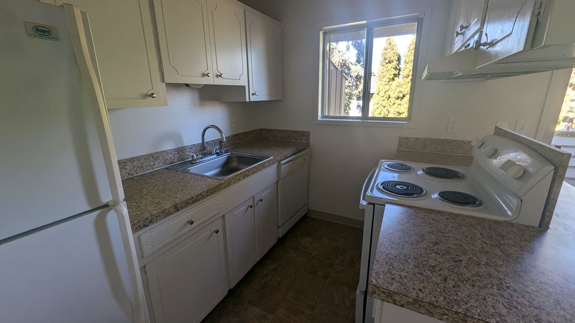 BEAVERTON Apartment: 5920 SW ERICKSON AVENUE