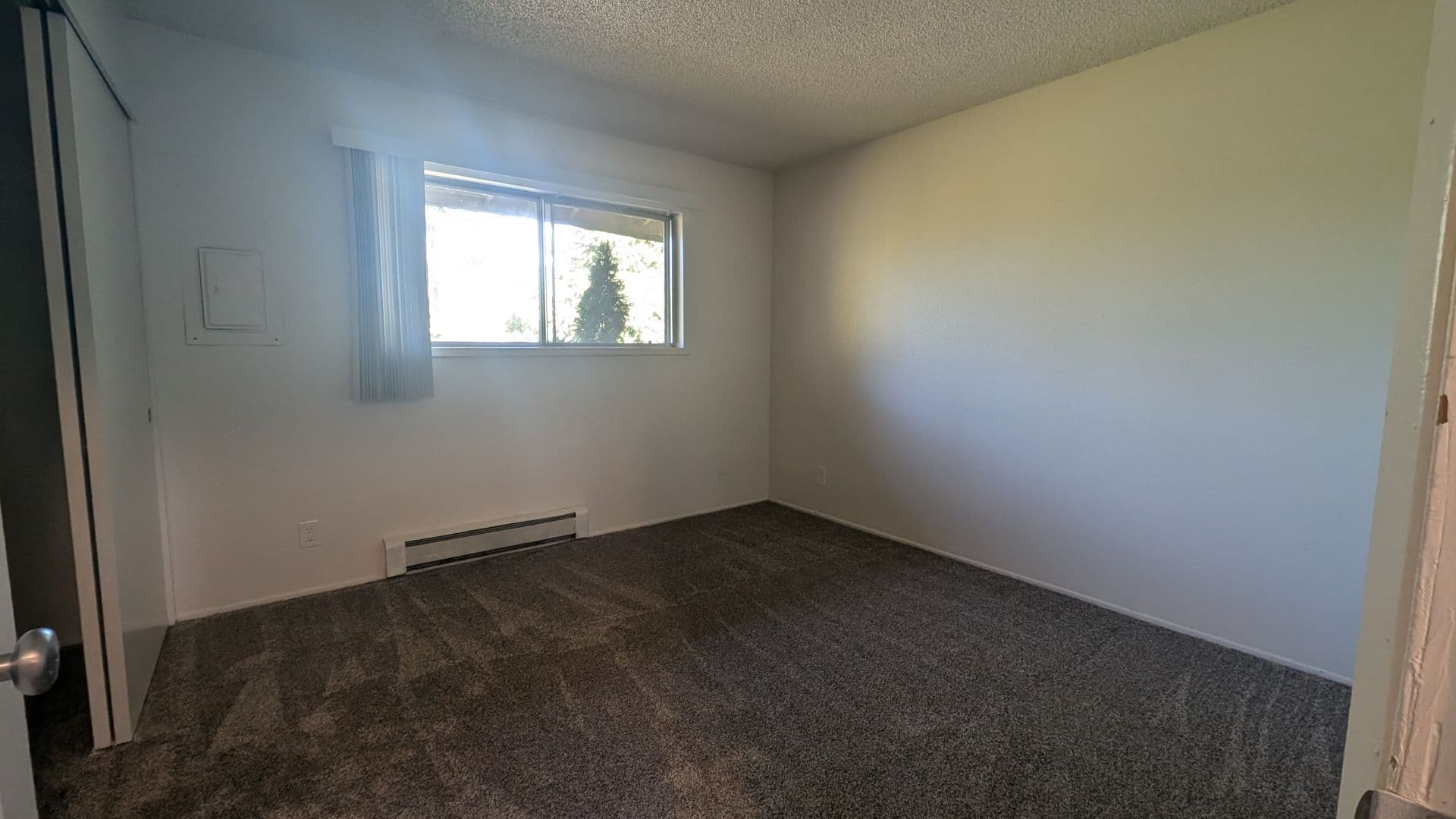 BEAVERTON Apartment: 5920 SW ERICKSON AVENUE