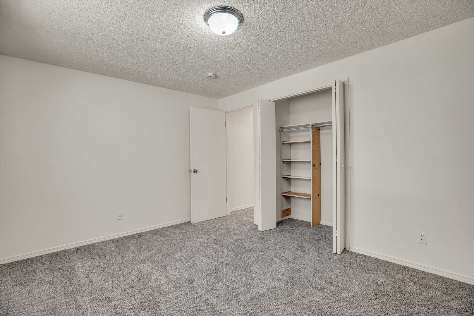 ALBANY Apartment: 1425-1525 TRACY COURT