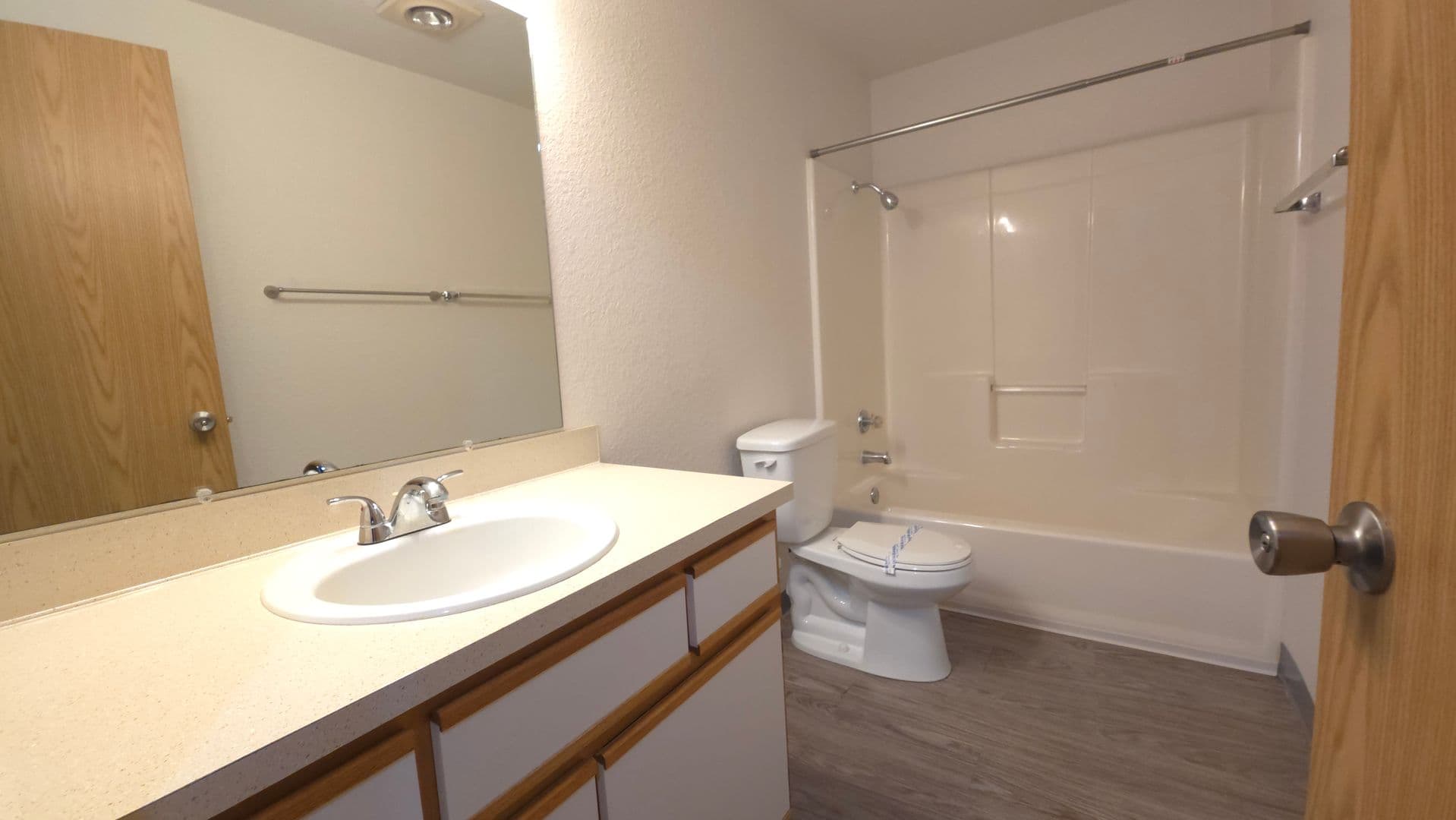 SALEM Apartment: 1304-1330 WALLACE RD. NW