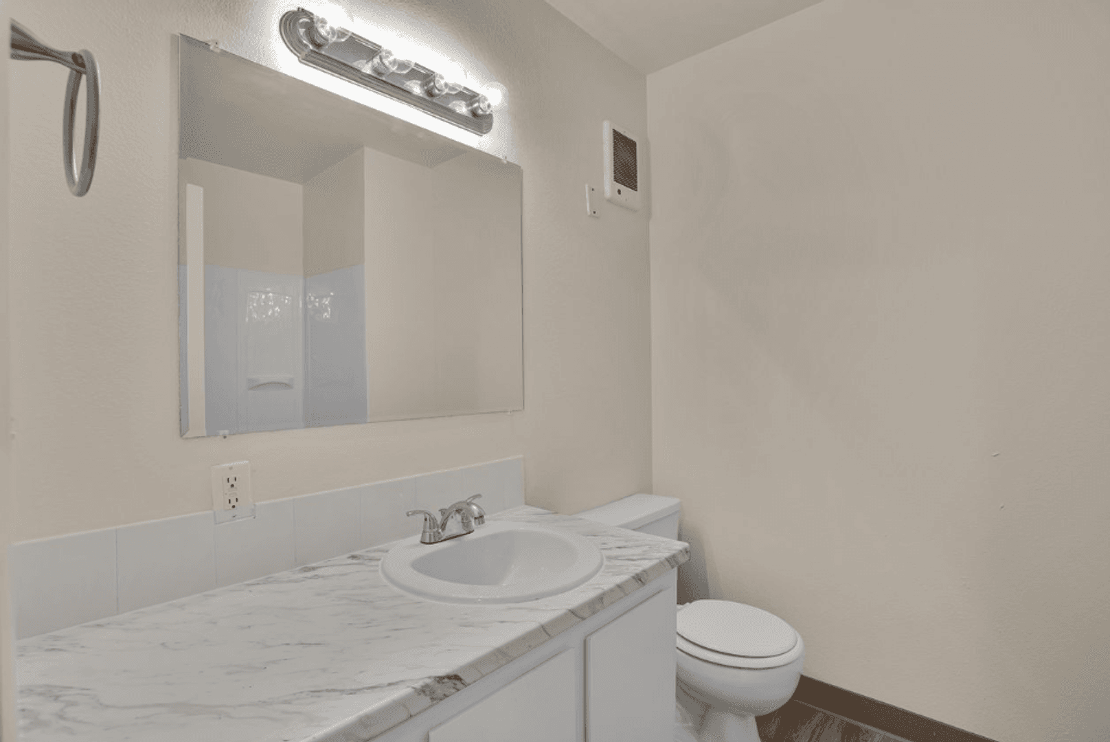 PORTLAND Apartment: 7740 SW 45TH