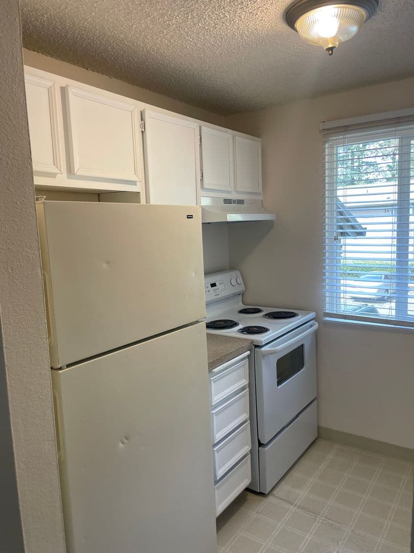 BEAVERTON Apartment: 7851 SW HALL BLVD #27