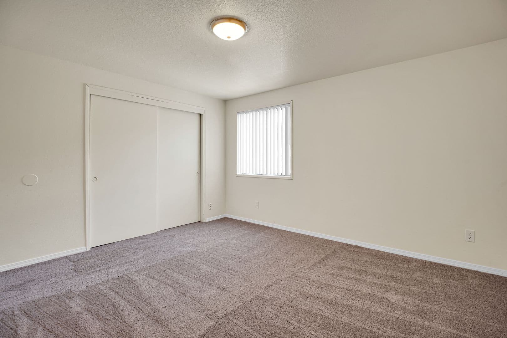 VANCOUVER Apartment: 5700-5706 NE 34TH STREET