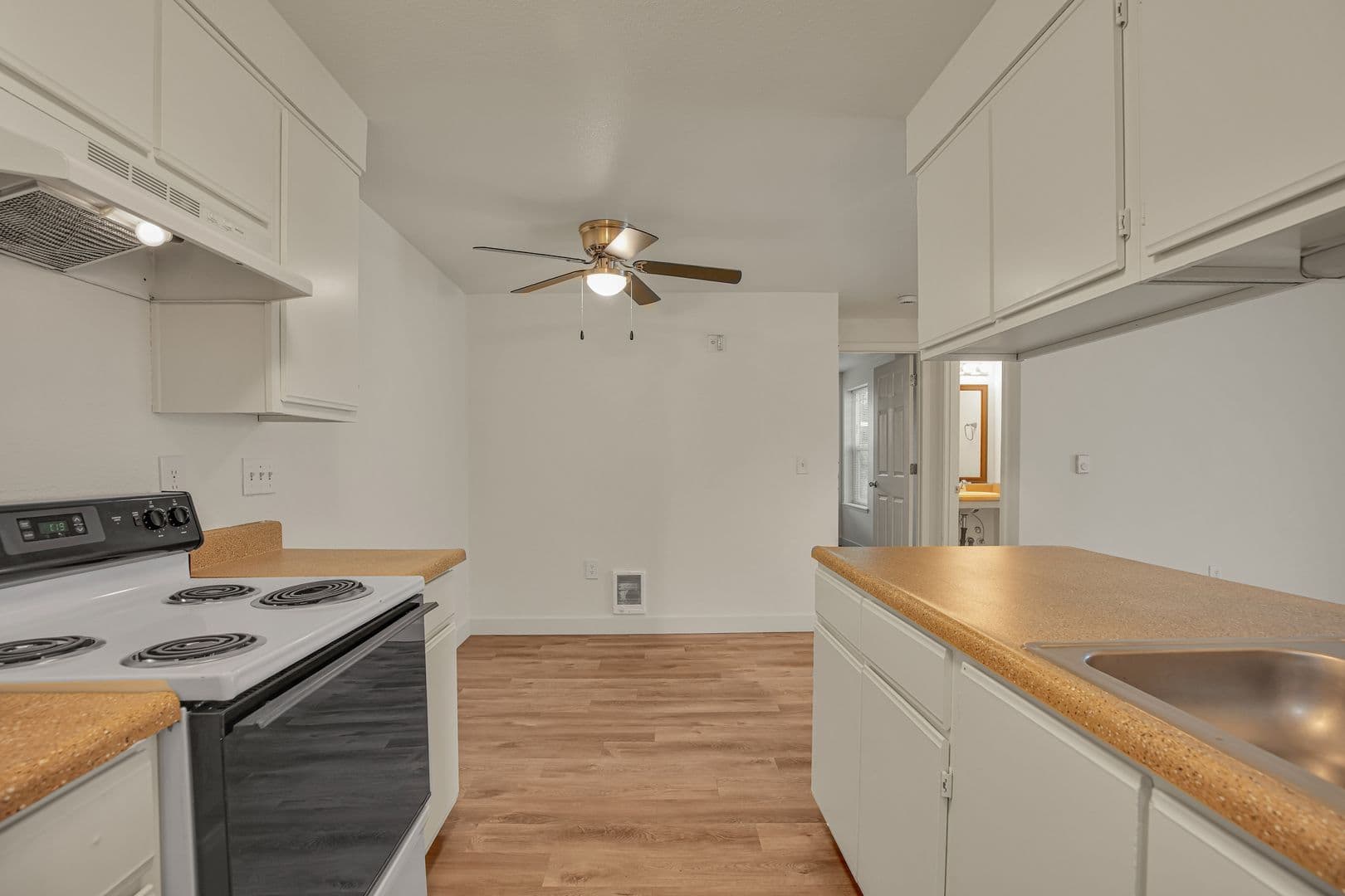 ALOHA Apartment: 2881 SW 182ND AVE.