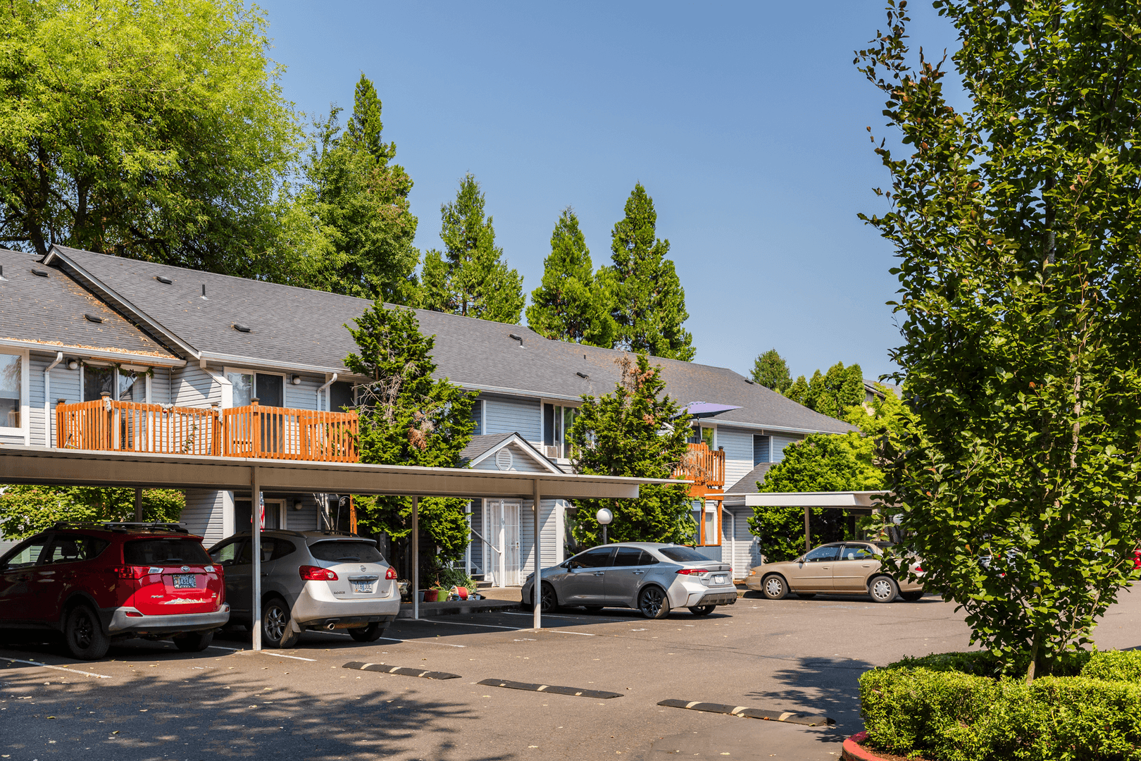 NEWBERG Apartment: 901 PECAN CT