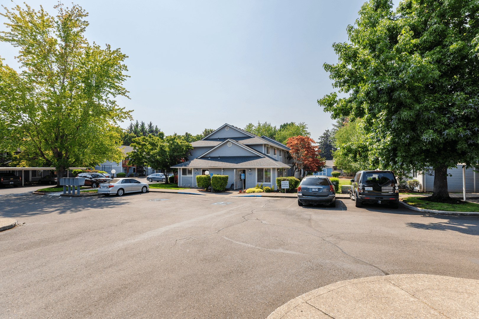 NEWBERG Apartment: 901 PECAN CT