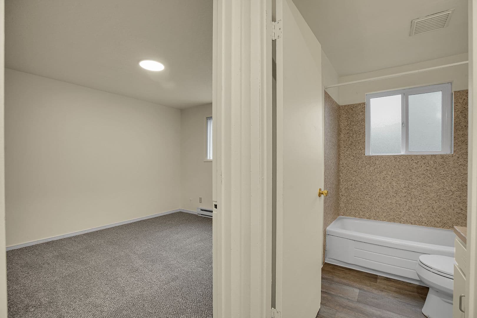 PORTLAND Apartment: 1538 SE 122ND AVE