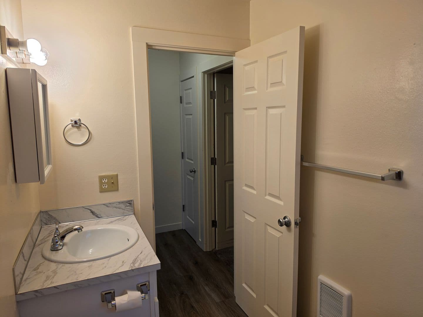 SHERWOOD Apartment: 21985 SW SHERWOOD BLVD