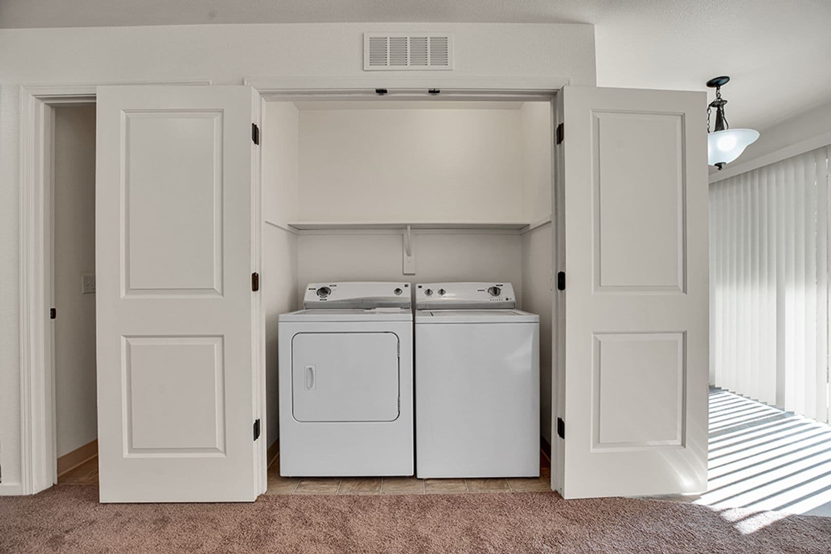 BEND Apartment: 900 NE WARNER PLACE