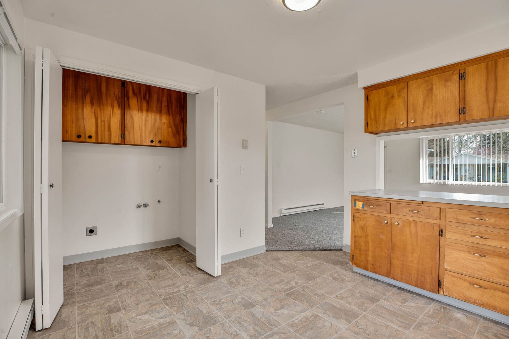 ALBANY Apartment: 1425-1525 TRACY COURT