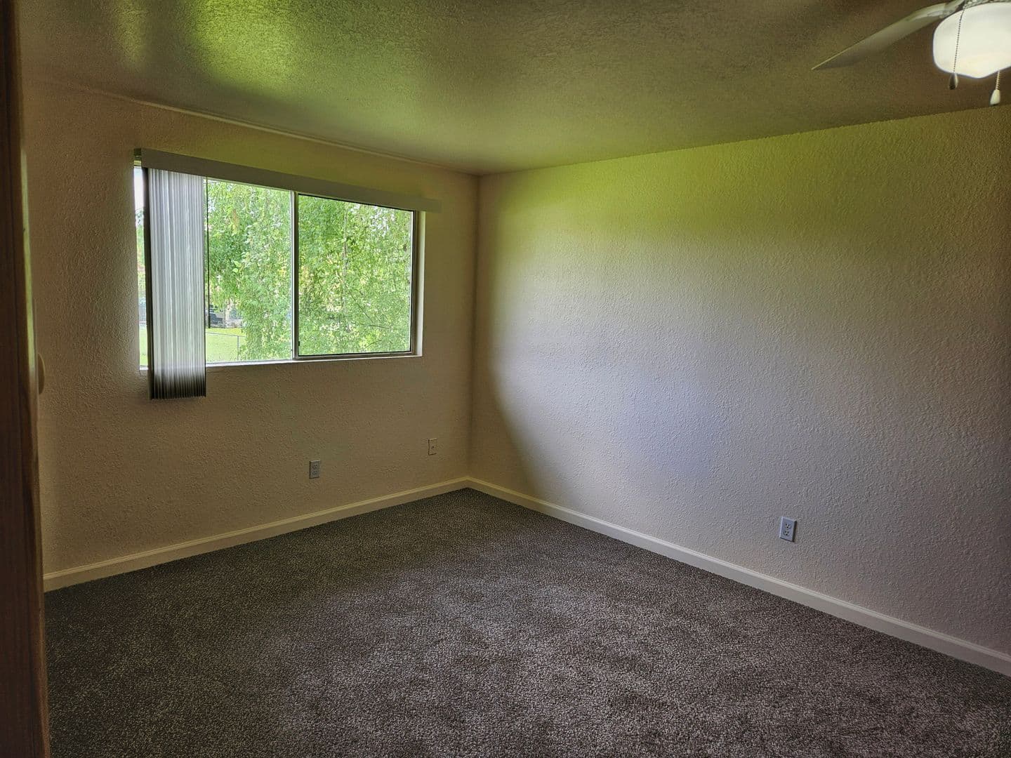 WOODBURN Apartment: 1560 NEWBERG HIGHWAY #1
