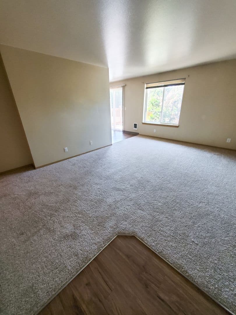 NEWBERG Apartment: 901 PECAN CT