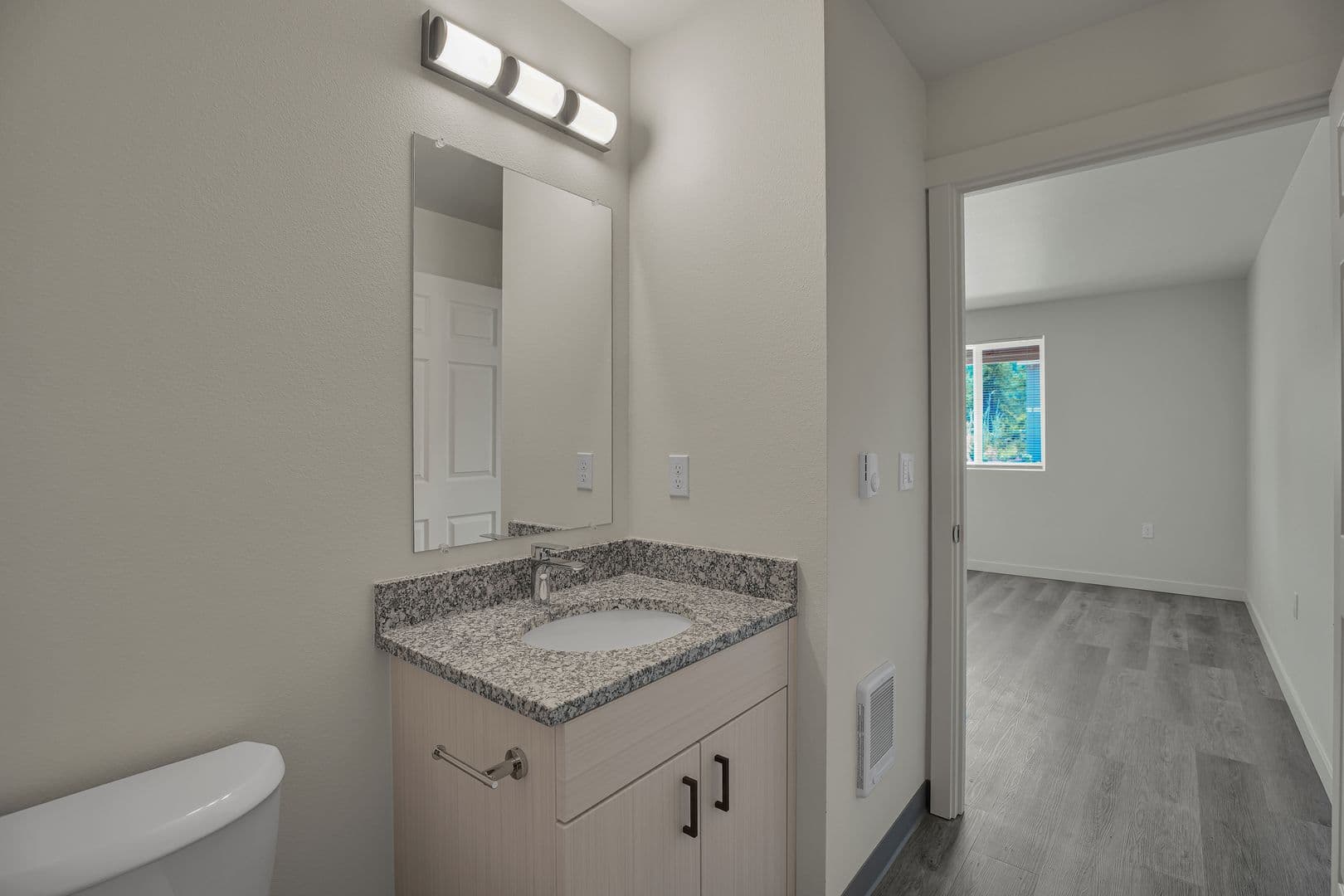 COTTAGE GROVE Apartment: 715 ROW RIVER ROAD