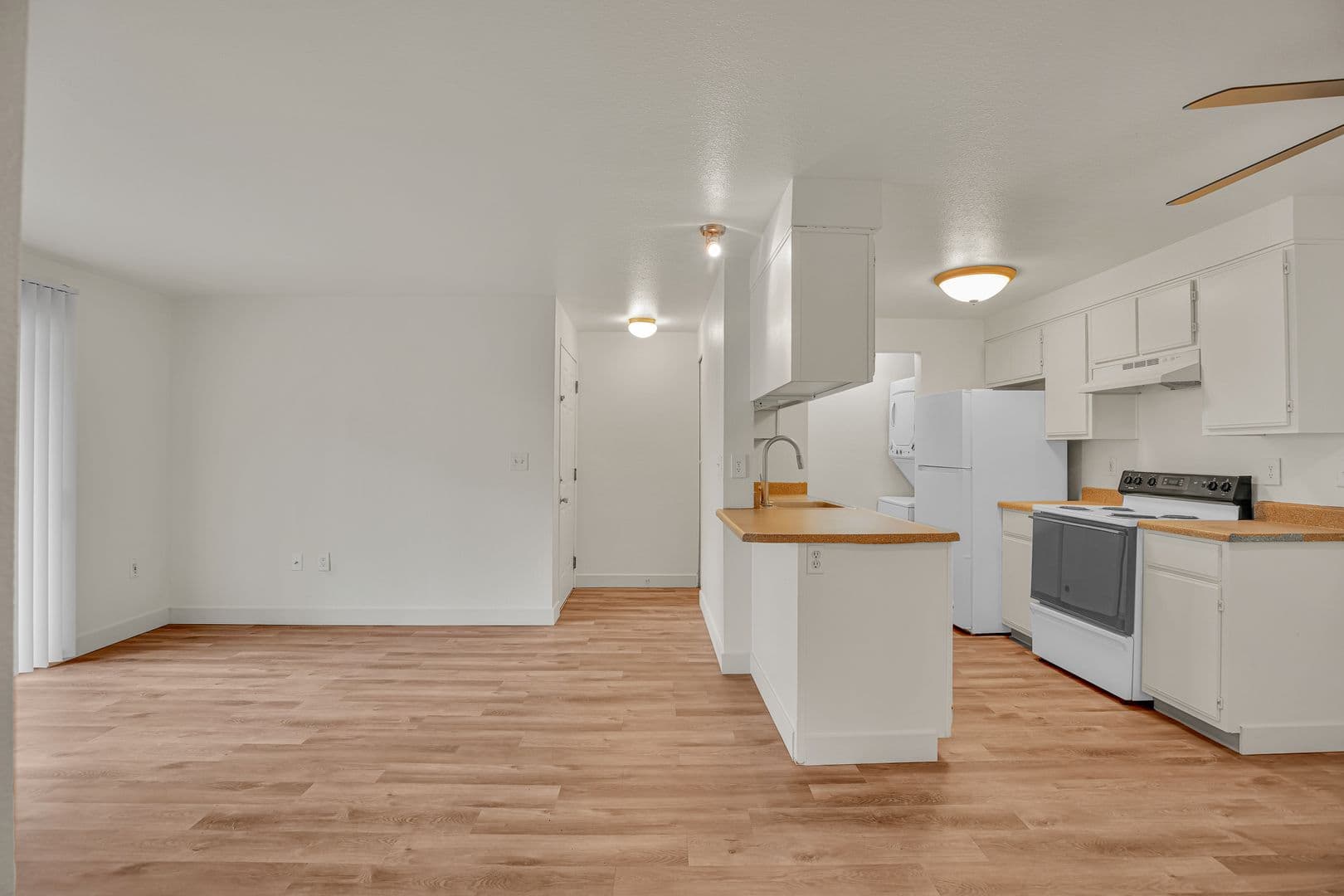 ALOHA Apartment: 2881 SW 182ND AVE.
