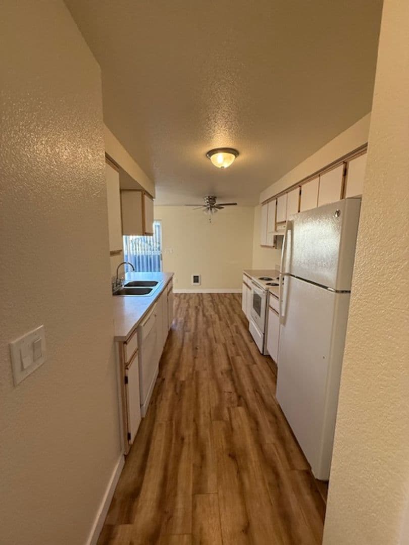 SALEM Apartment: 4665 CAMPBELL DR SE