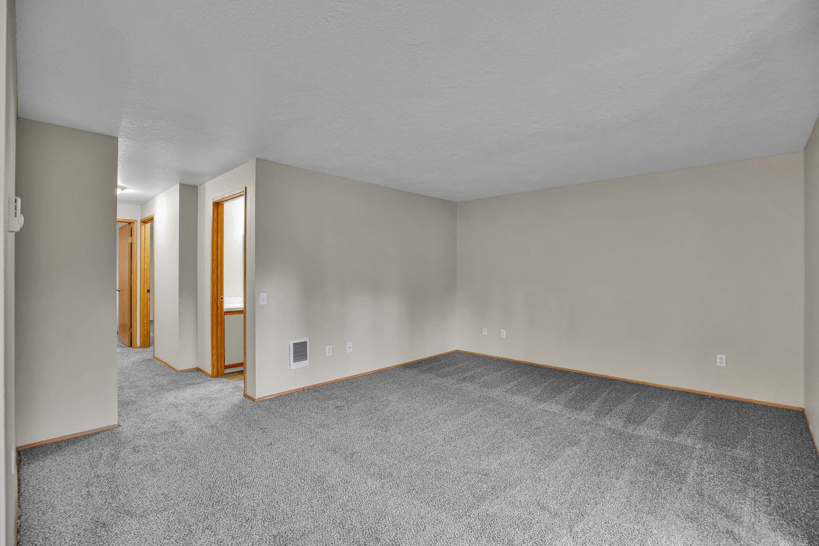 SALEM Apartment: 3872-3886 LIBERTY RD S