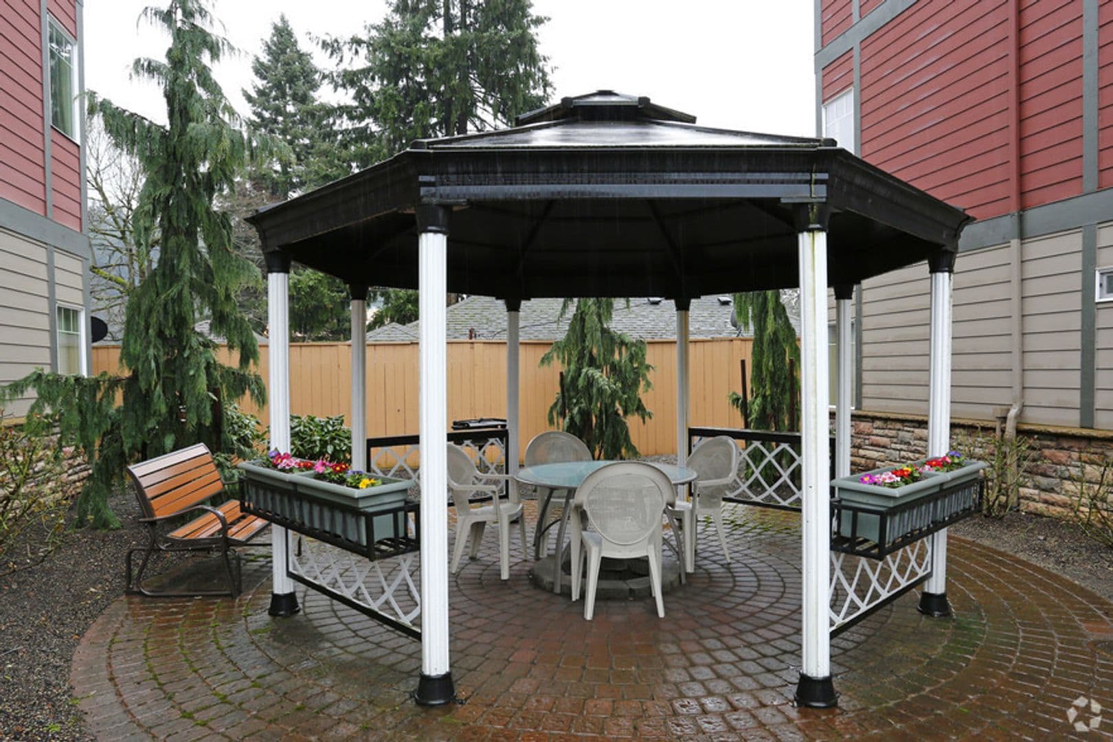 PORTLAND Apartment: 10038 SE DIVISION STREET