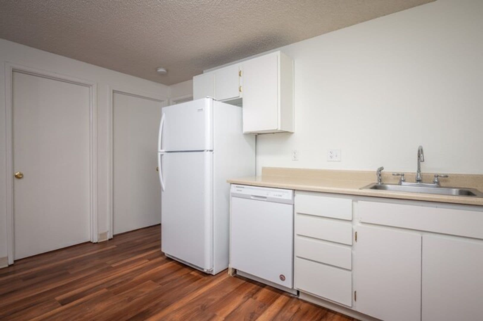 VANCOUVER Apartment: 10300 AND 10316 NE STUTZ ROAD