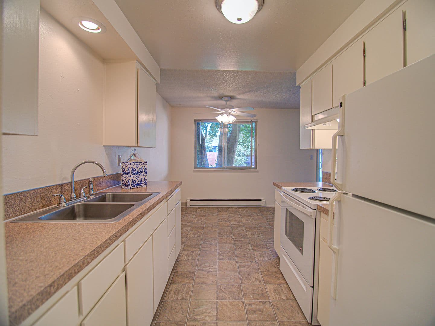 ALBANY Apartment: 625 34TH AVENUE, SE