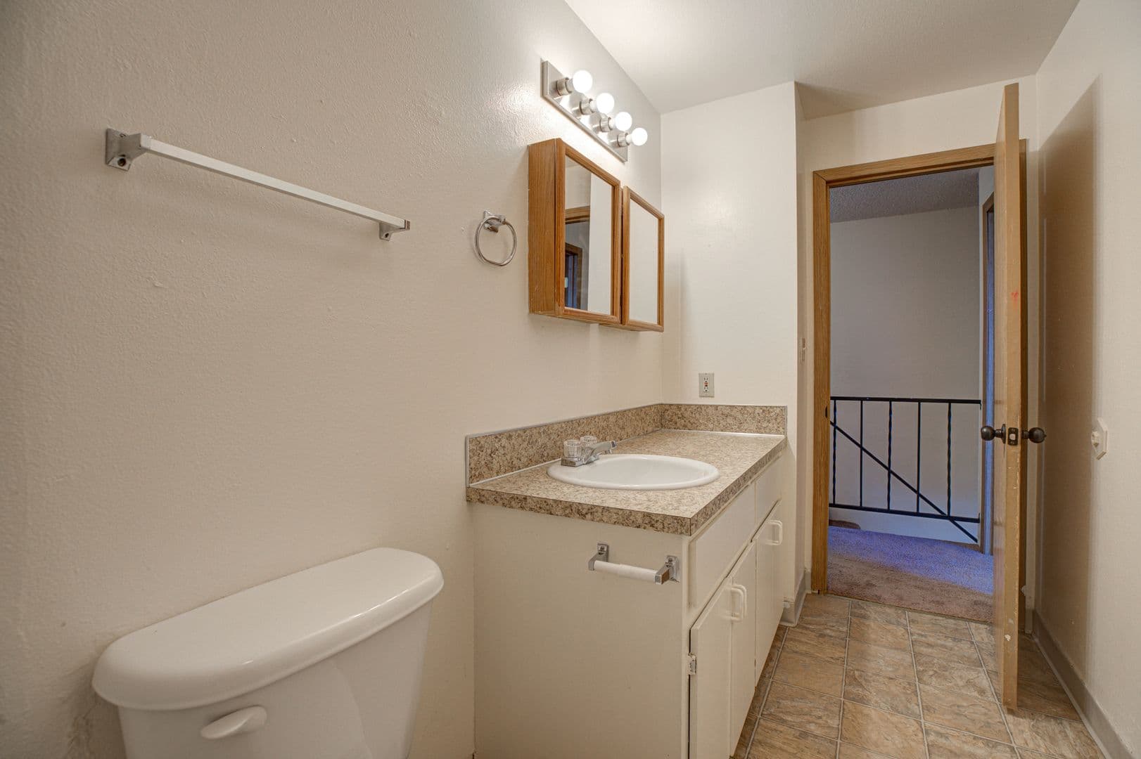 MCMINNVILLE Apartment: 455 NE 17TH ST