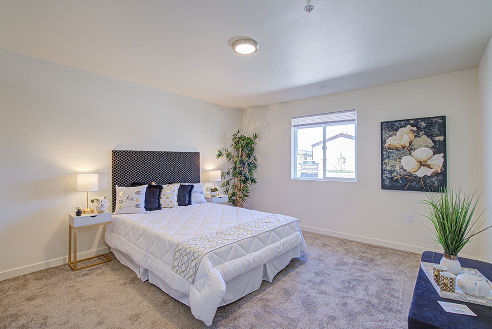 Junction City Apartment: 2282 W 10TH AVE