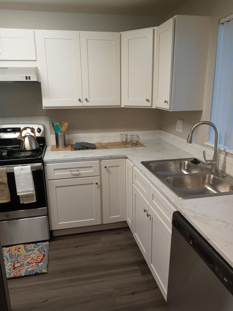 MILWAUKIE Apartment: 11556 SE FULLER ROAD