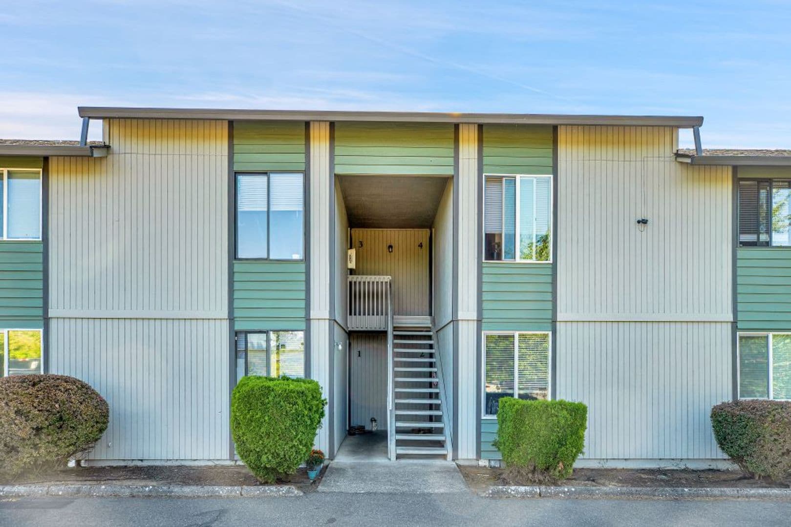 VANCOUVER Apartment: 5700-5706 NE 34TH STREET