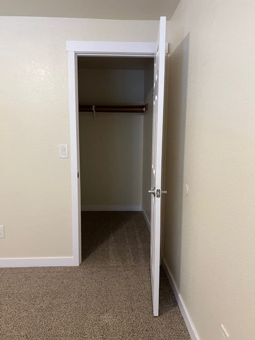 SALEM Apartment: 4665 CAMPBELL DR SE