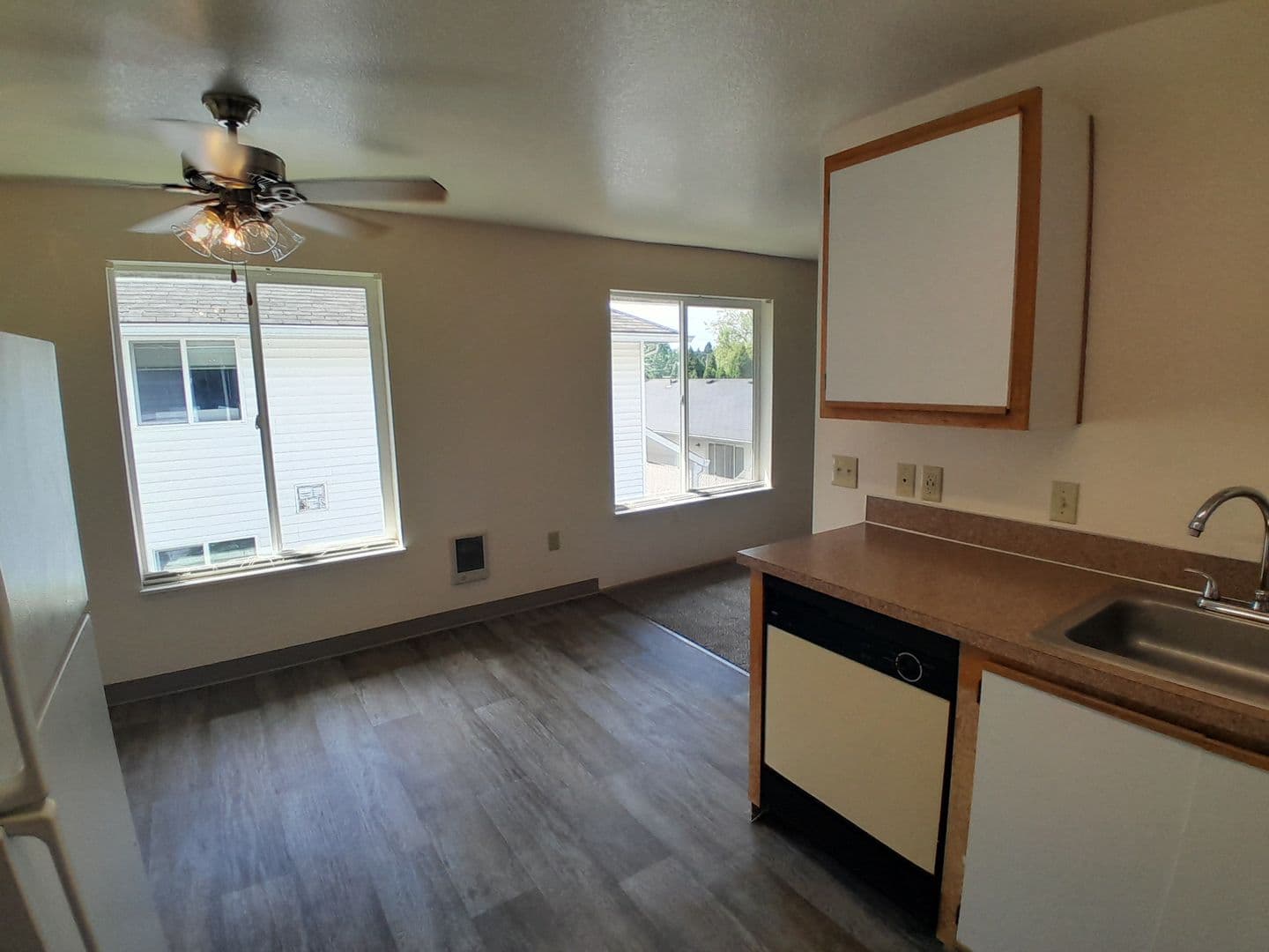 ALBANY Apartment: 1805 16th AVE. SE, #1