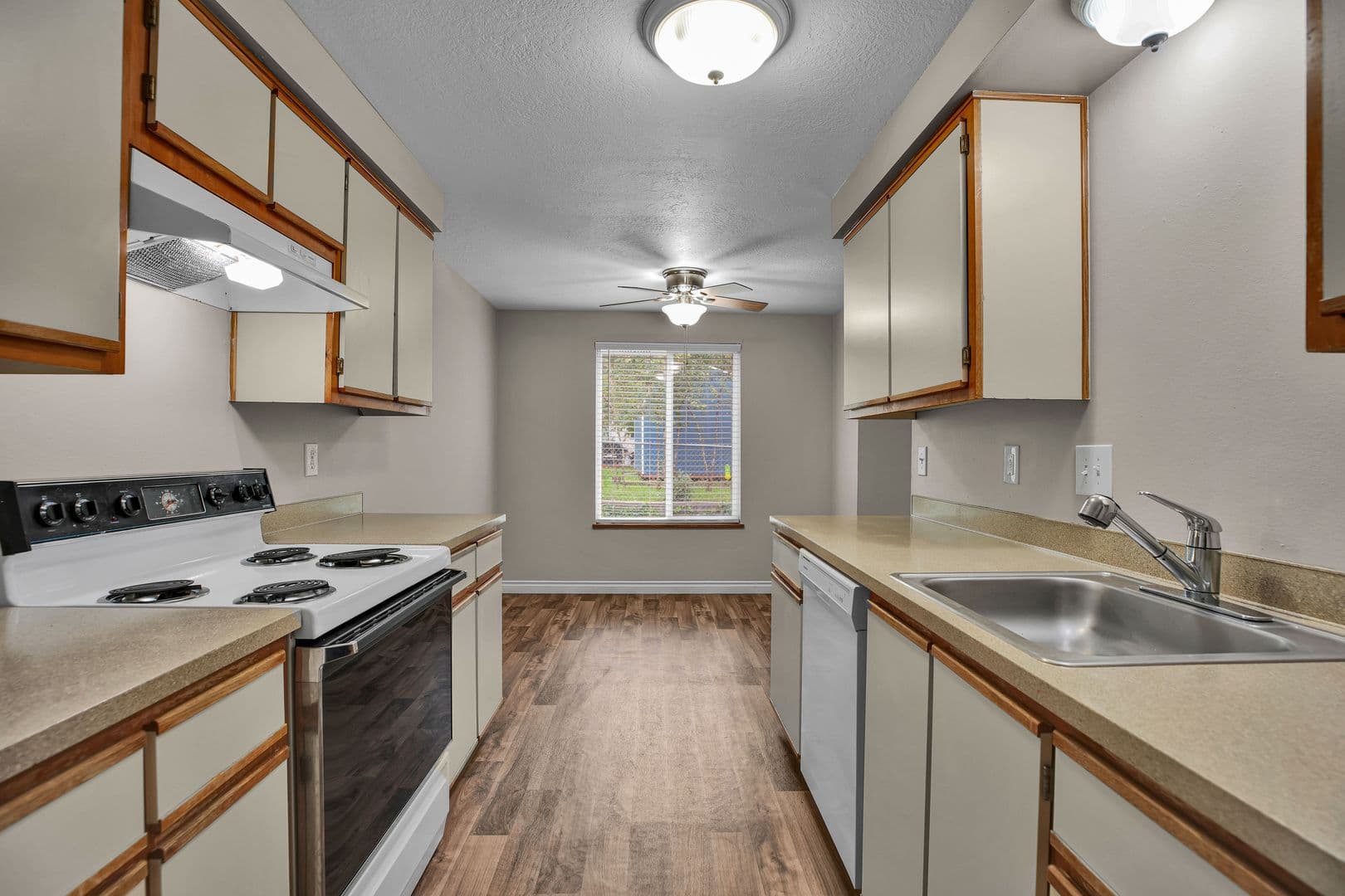 SALEM Apartment: 3872-3886 LIBERTY RD S