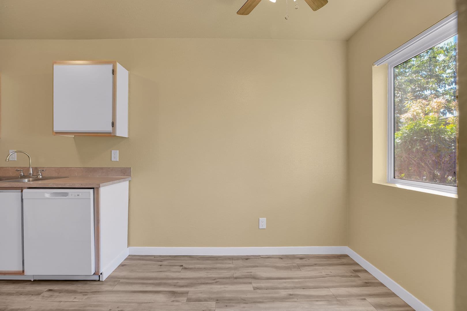 SALEM Apartment: 1194 BARNES ROAD, SE