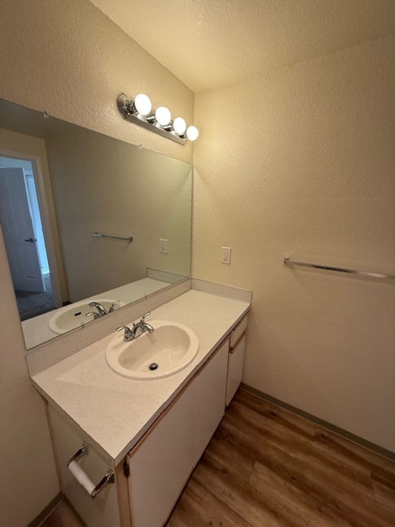 SALEM Apartment: 4665 CAMPBELL DR SE