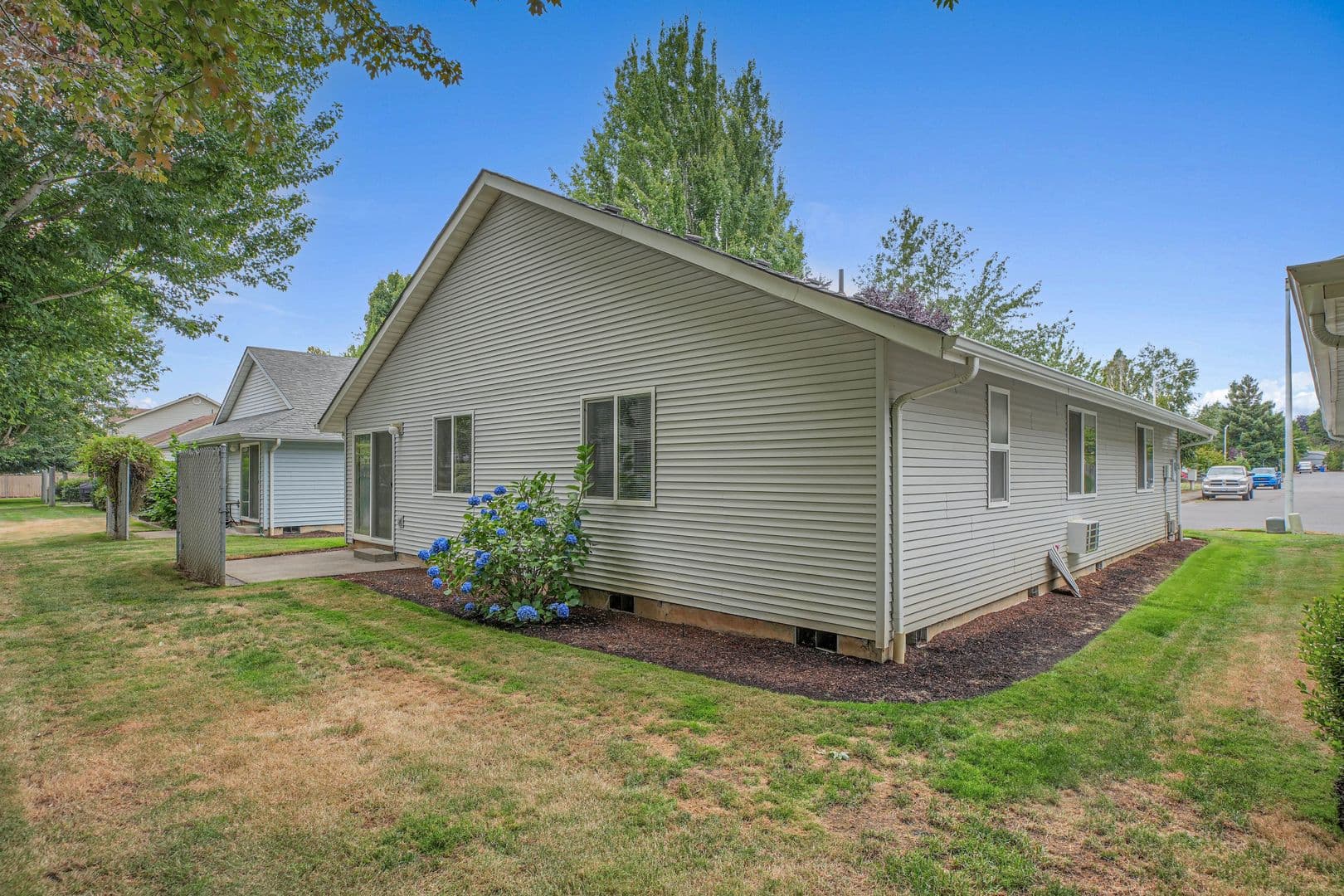 SALEM Townhome: 1194 BARNES ROAD, SE